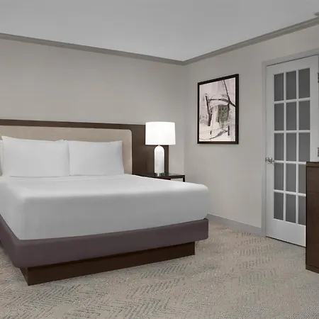 Doubletree By Hilton Philadelphia Airport-3