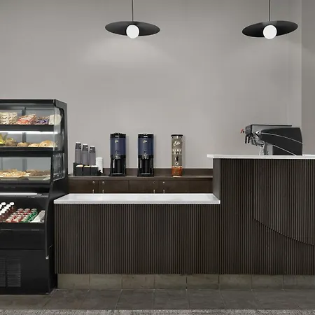 Doubletree By Hilton Philadelphia Airport-2